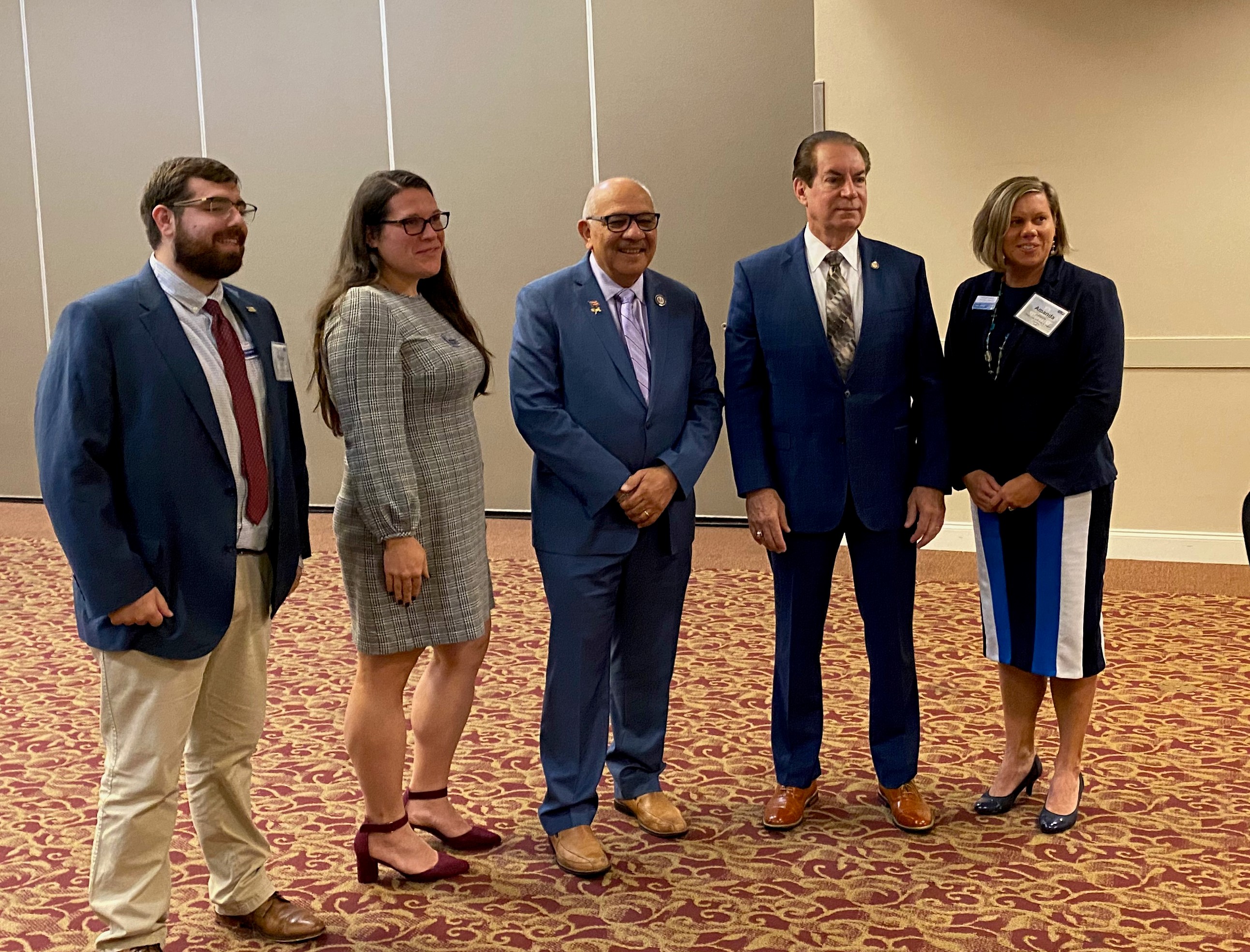 Courtney Edgcomb (second from left), Pres. & CEO, UW Volusia & Flagler Counties, and staff with Senators Wright and Torres, Jr.