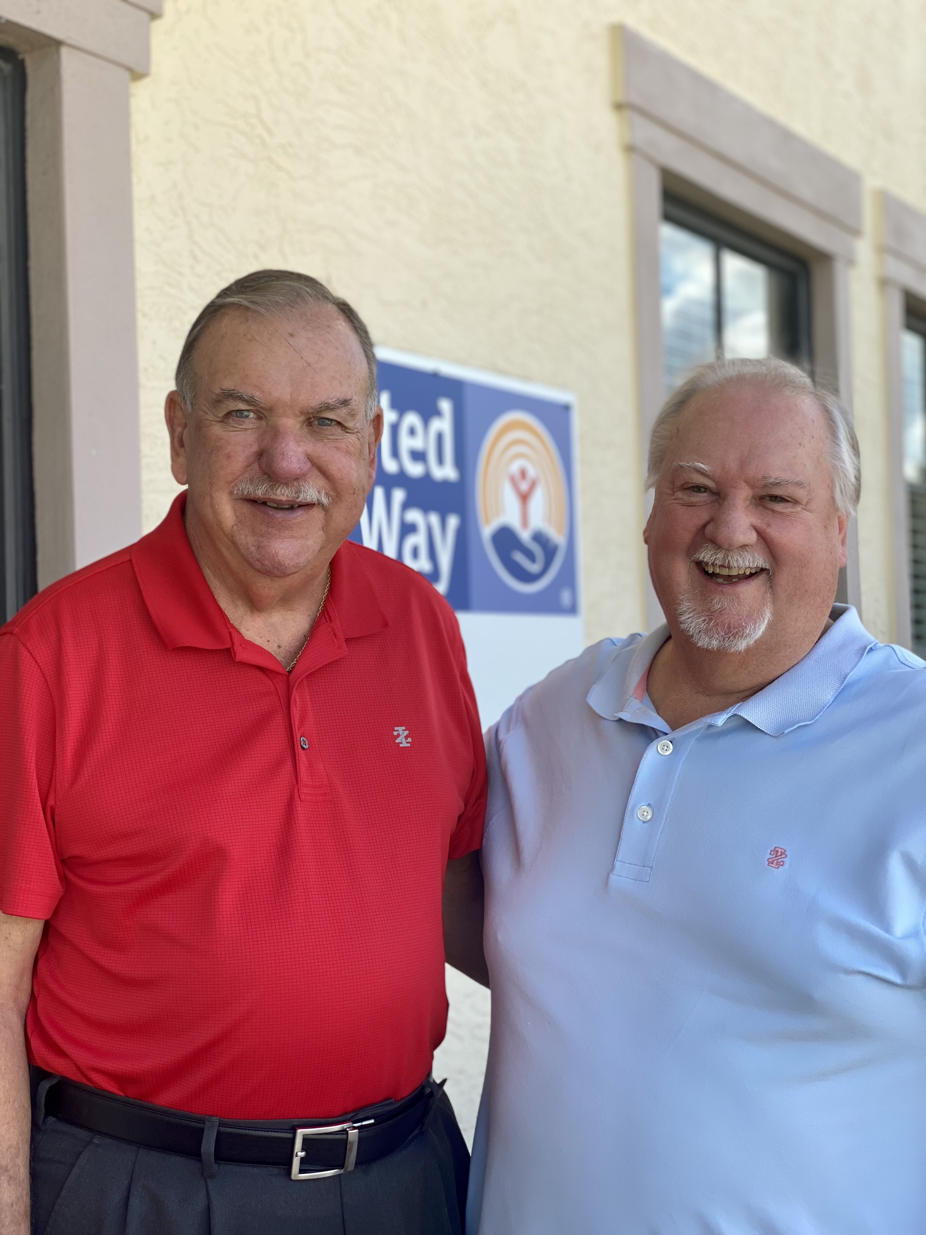 Oct2021 - Randy Riley (past UWOF Board Chair) presenting Michael Kint (former UWIRC CEO) with retirement gift